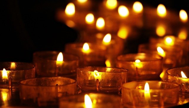 https://chartres-beauce-et-perche.epudf.org/wp-content/uploads/sites/244/2023/03/candlelight-gc0189a0bc_640.jpg